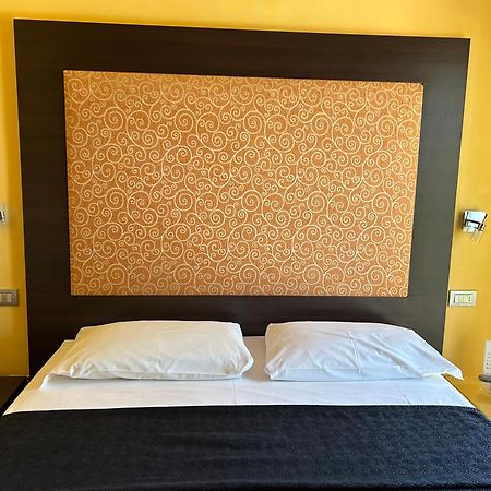 Hotel Perla Riccione Luaran gambar