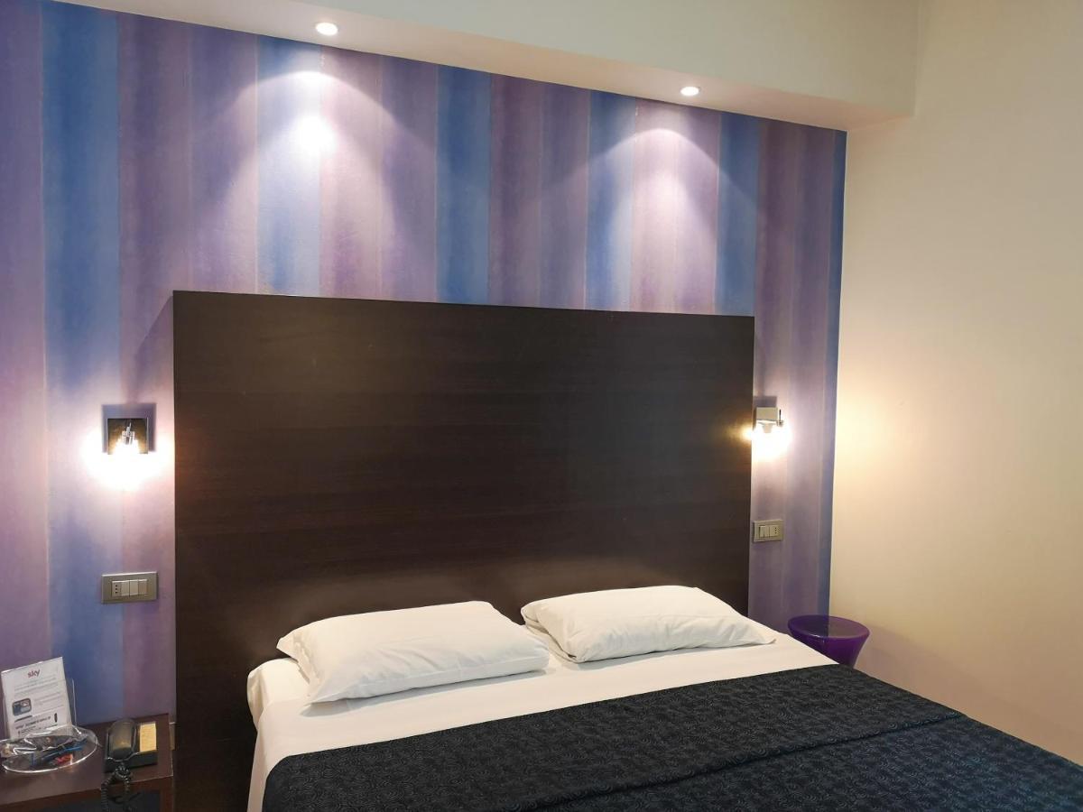 Hotel Perla Riccione Luaran gambar