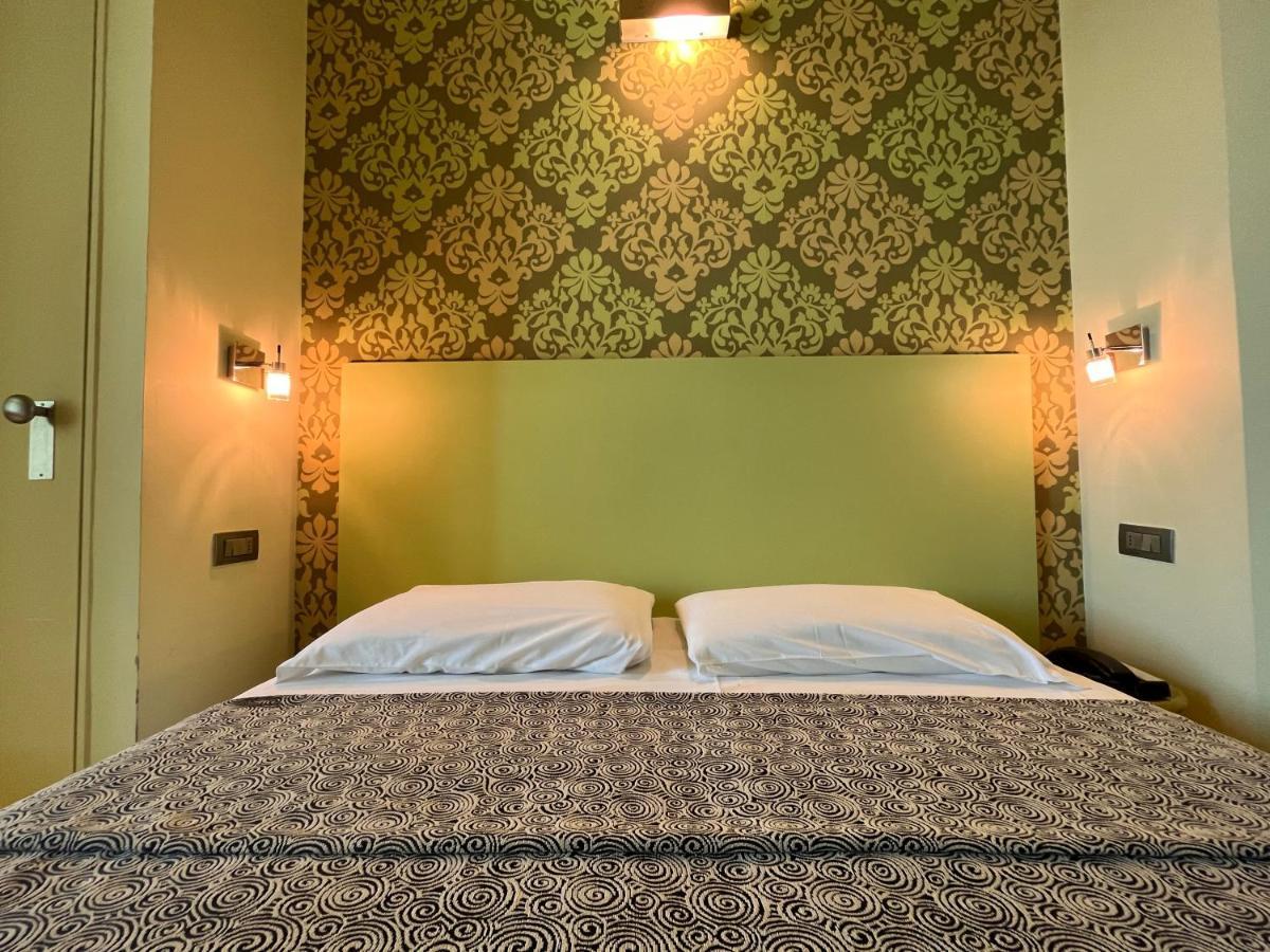 Hotel Perla Riccione Luaran gambar
