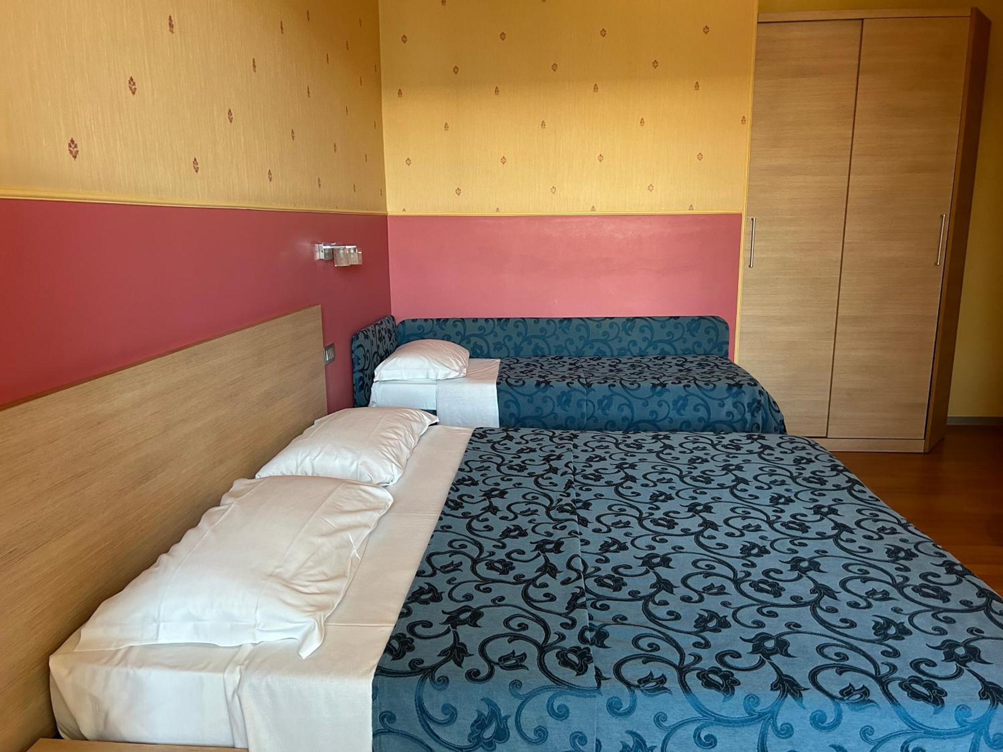 Hotel Perla Riccione Luaran gambar