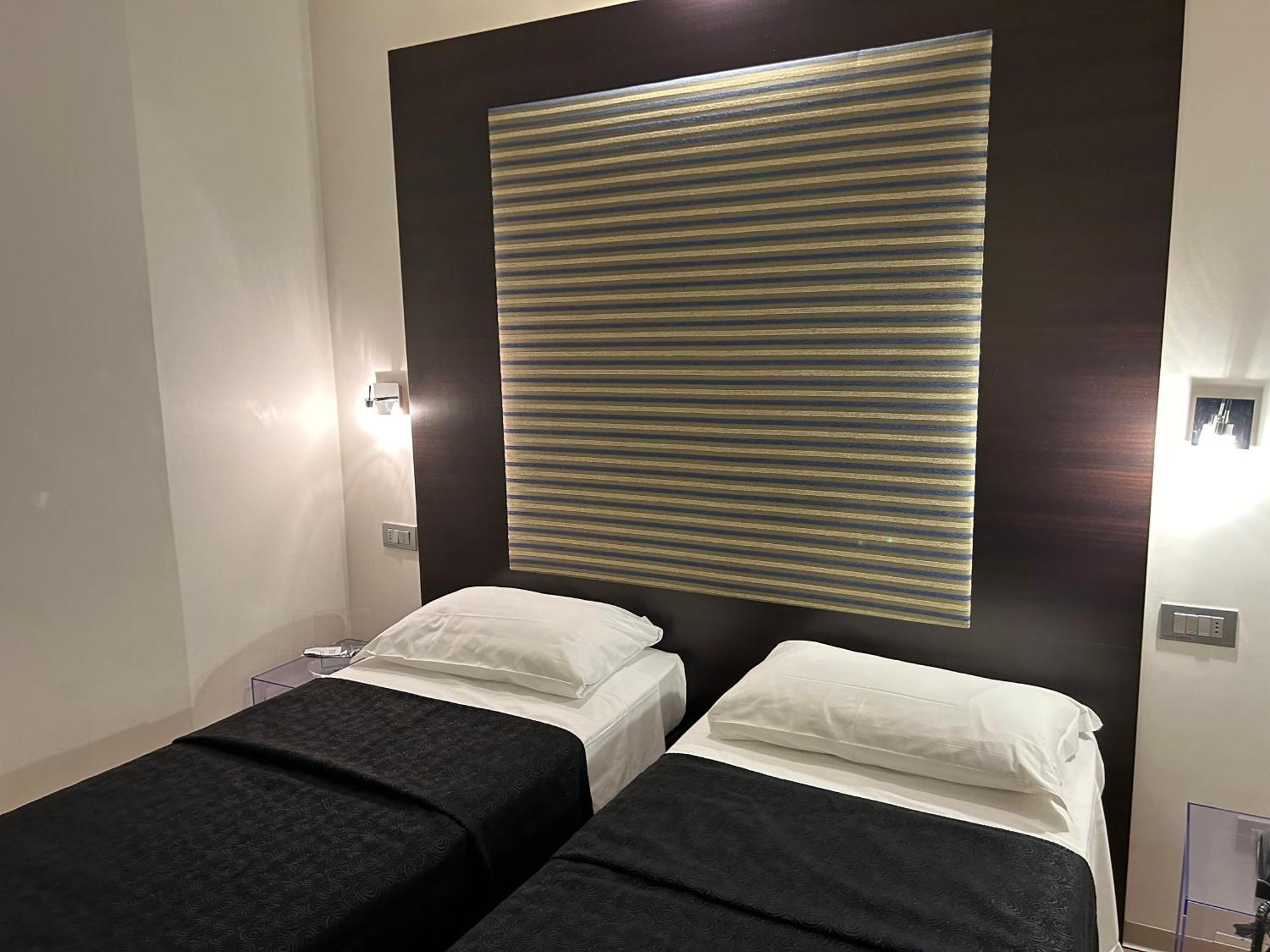 Hotel Perla Riccione Luaran gambar