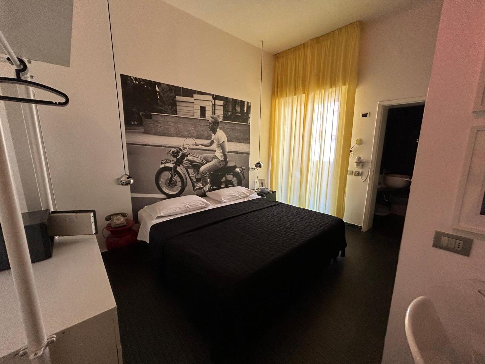 Hotel Perla Riccione Luaran gambar
